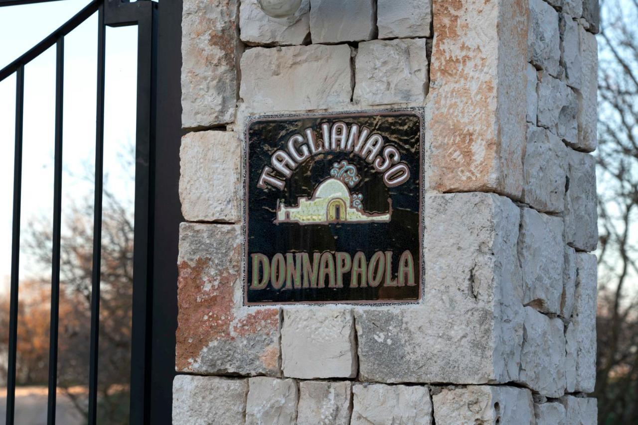 הוילה אלטאמורה Donnapaola Modern Farm מראה חיצוני תמונה